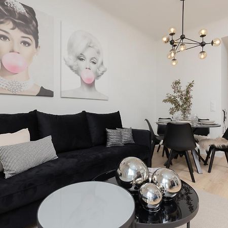 ורשה Fashionable City Center Apartment By Noclegi Renters מראה חיצוני תמונה